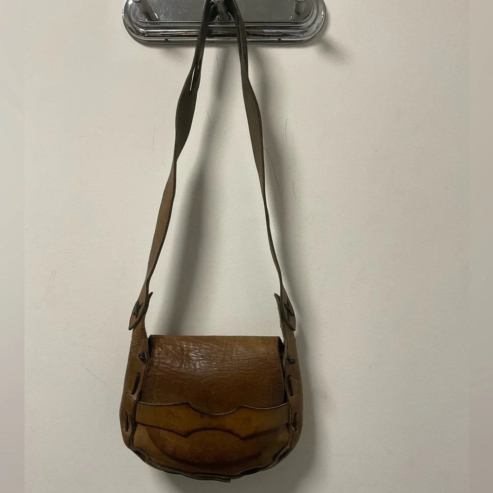 Gorgeously Real Earthy Handmade Thick Leather Weave Strap With Stamp Decor Bag! - Picture 16 of 16